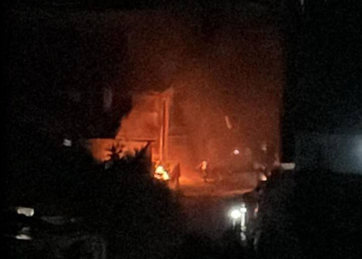 🚨 وصول 3 إصابات إلى مستشفى العودة جراء انفجار جسم…