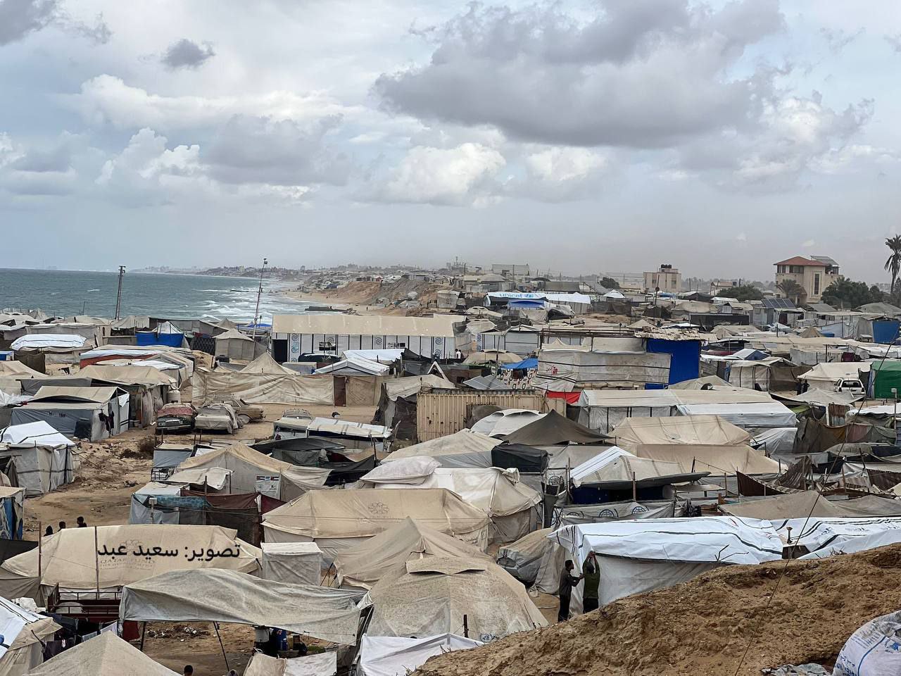 الدفاع المدني في غزة: نحتاج 450 ألف خيمة على الأقل…