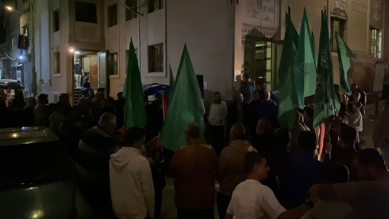 🔴 وقفة تضامنية في مخيم المية ومية؛ رفضًا للهيمنة الأميركية…