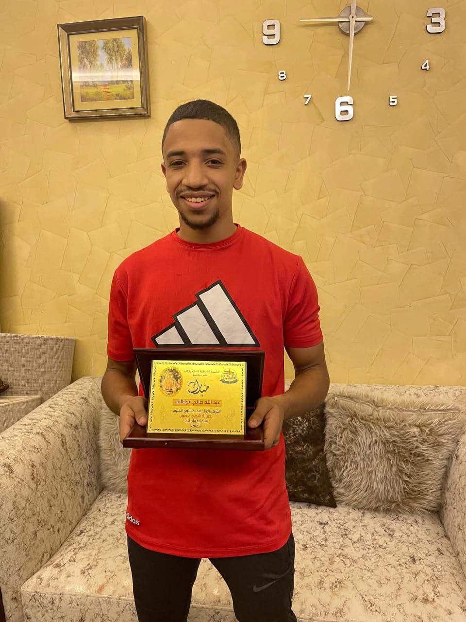 كرّمت المؤسسة الفلسطينية للشباب والرياضة في مخيم عين الحلوة، البطل…