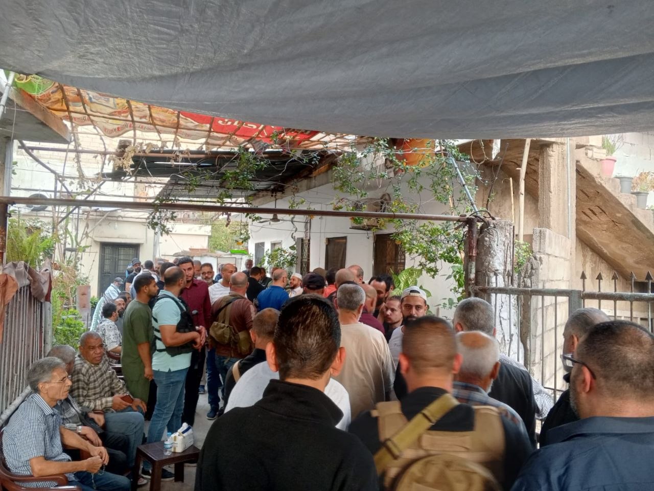 صور من التعزية والتبريكات باستشهاد الشهيد أمجد خشان في مخيم…