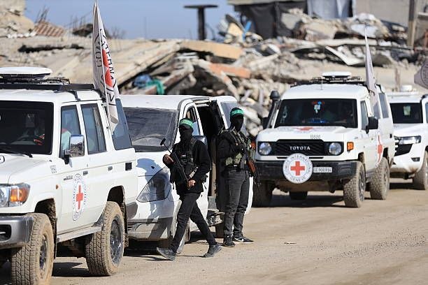 📷  صور لمقاومين من كتائب القسام في حي الزيتون…