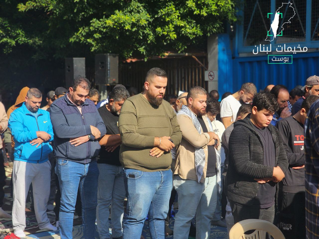 مشاهد من صلاة الجمعة أمام مبنى الأونروا الرئيسي في بيروت…