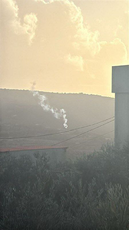 مدفعية الاحتلال تطلق قذائف مضيئة على وادي مظلم عند أطراف…