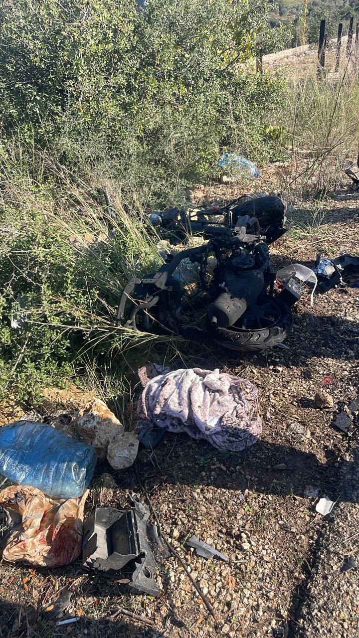 الدراجة النارية التي استهدفها طيران الاحتلال المسيّر قبل قليل، بين…