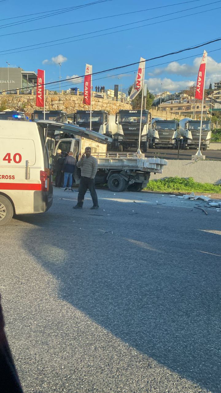 “التحكم المروري”: 3 قتلى نتيجة تصادم بين مركبتين على اوتوستراد…