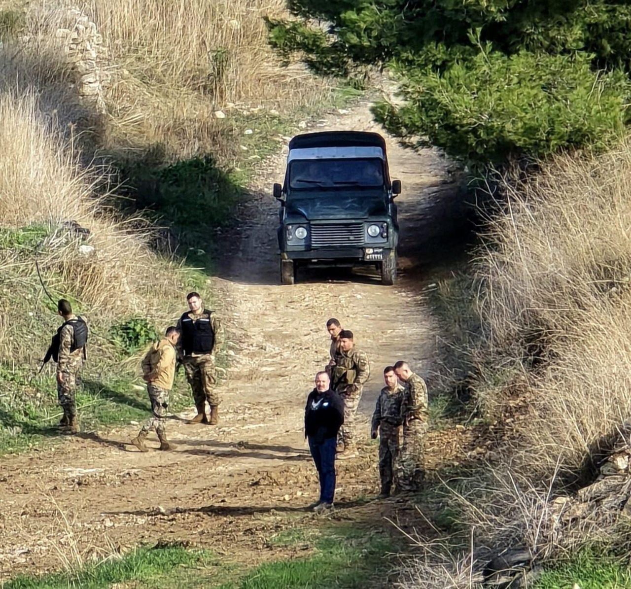 انتشار للجيش اللبناني في محيط موقع تسليم السلاح الفلسطيني عند…