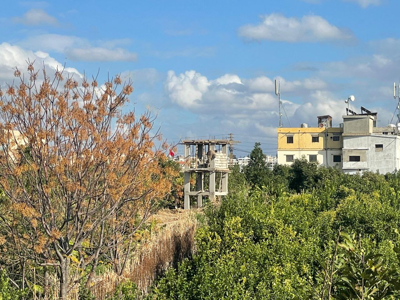 أفاد مراسل منصة مخيمات لبنان بوست بأن الجيش اللبناني يقوم…