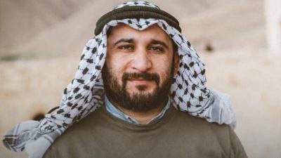 حمزة العقرباوي.. رحيل حكواتي فلسطين المتجول

رحل الحكواتي الفلسطيني المتجول حمزة…