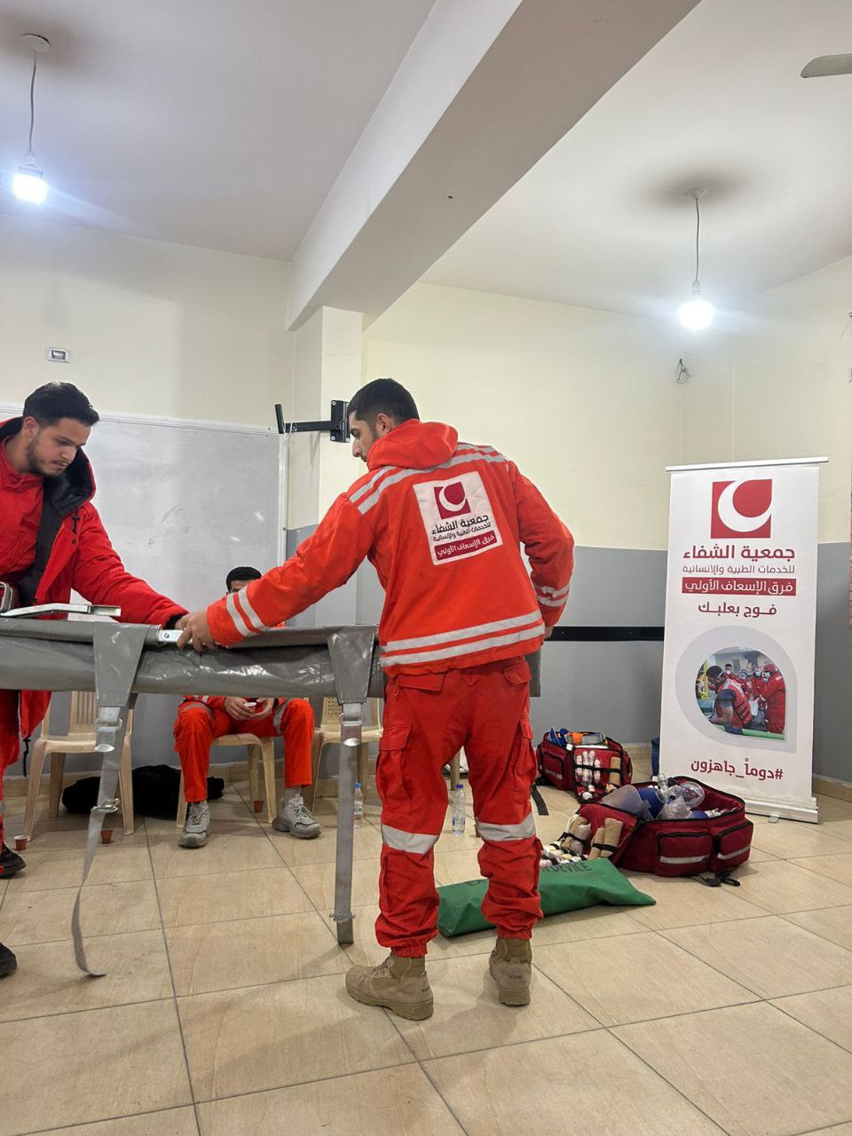 أقامت جمعية الشفاء للخدمات الطبية والإنسانية يومًا تدريبيًا لفريق الإسعاف…