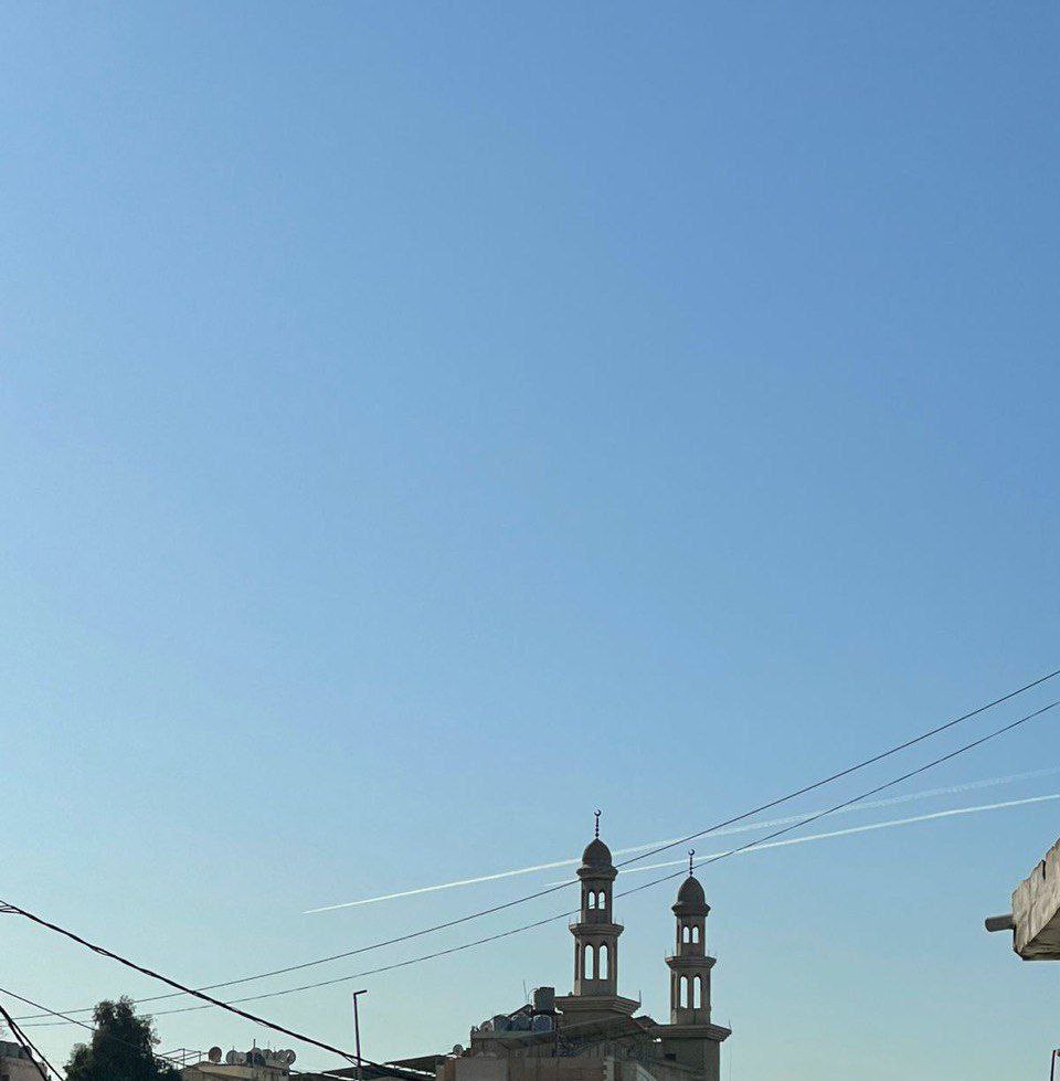 الطيران الحربي الصهيوني يحلق في أجواء الضاحية الجنوبية ببيروت.