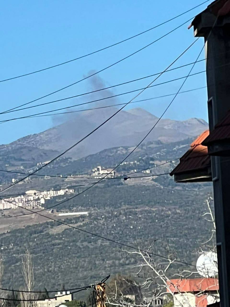 الطائرات الحربية الصهيونية استهدفت أطراف بلدة جباع جنوبي لبنان