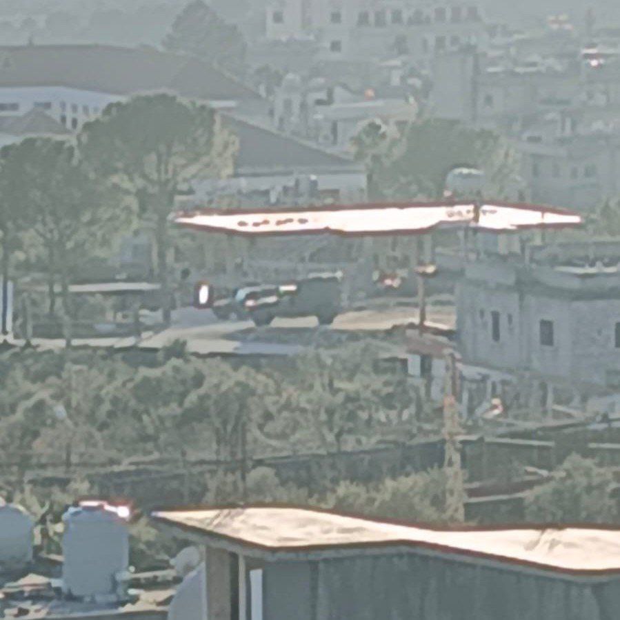 الجيش اللبناني يتوجّه إلى بلدة سحمر للكشف على المبنيين المهددين.