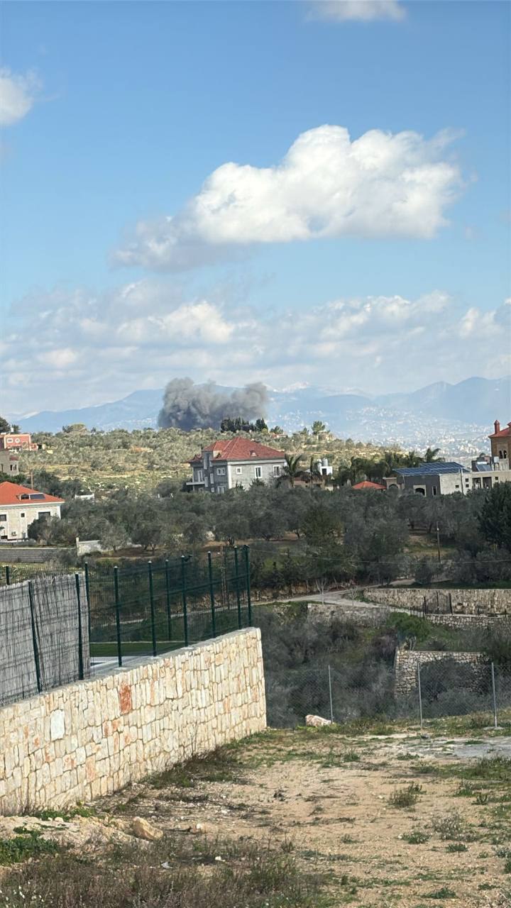 طيران الاحتلال يشن غارة تستهدف بلدة المحمودية جنوب لبنان