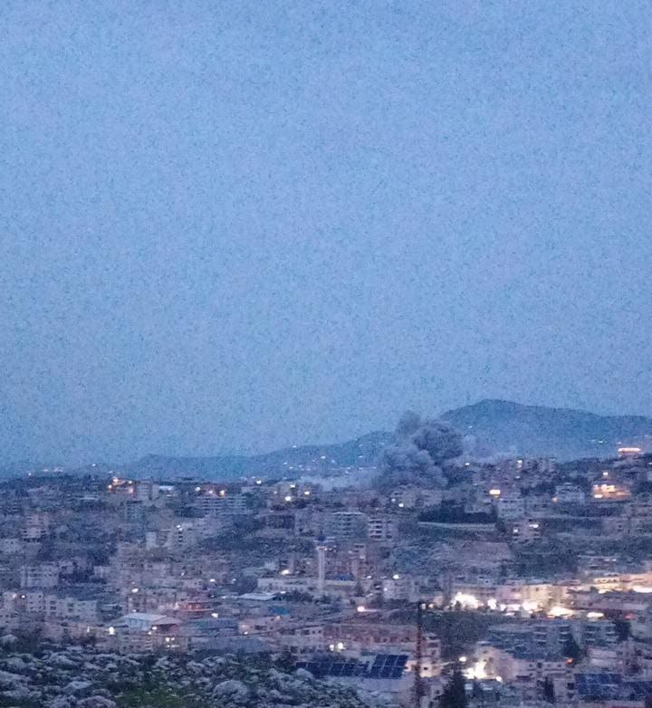 عاجل || غارة صهيونية تستهدف المبنى المهدد في بلدة الكفور…