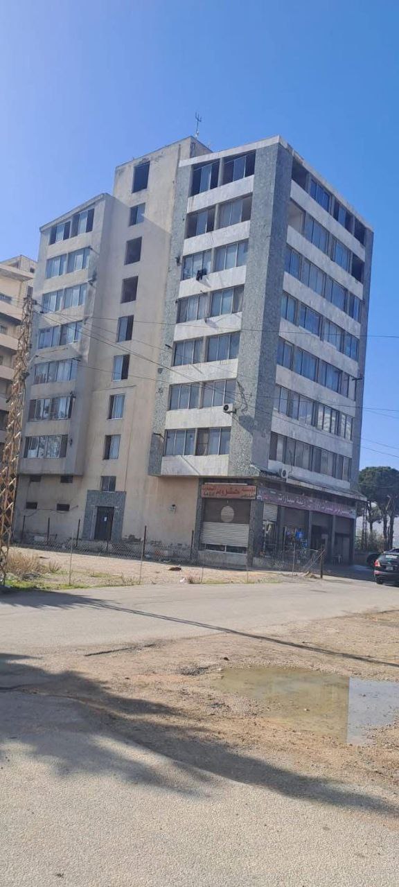 طلبت بلدية شتورا، اليوم الإثنين، من سكان أحد المباني المهددة…