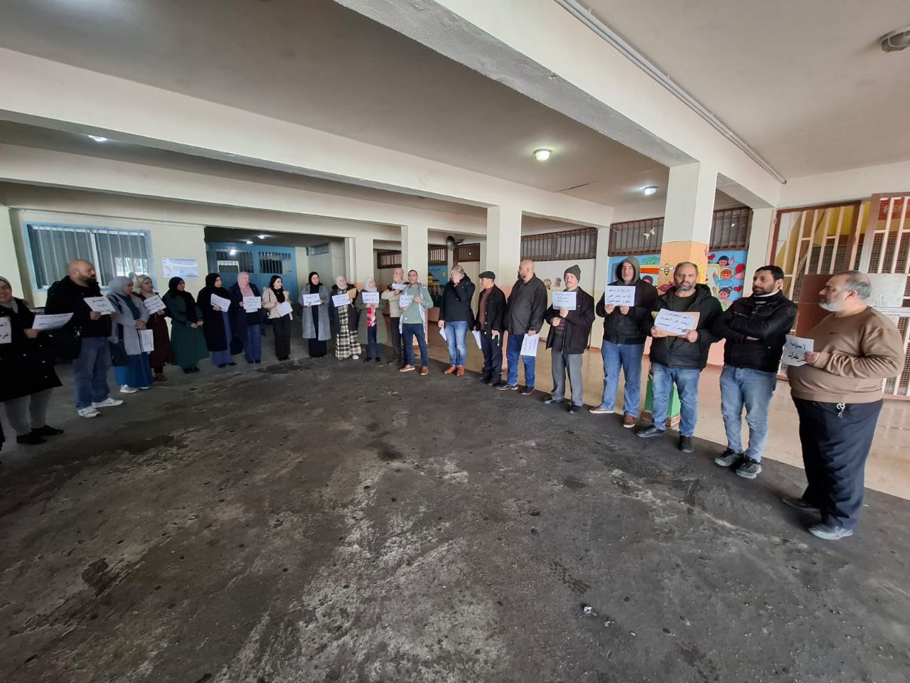 لليوم الثالث على التوالي وقفة للكادر التعليمي و الإداري في…