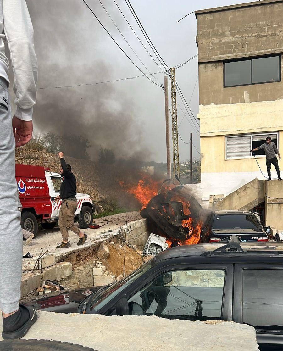 السيارة المستهدفة في بلدة صديقين جنوب لبنان