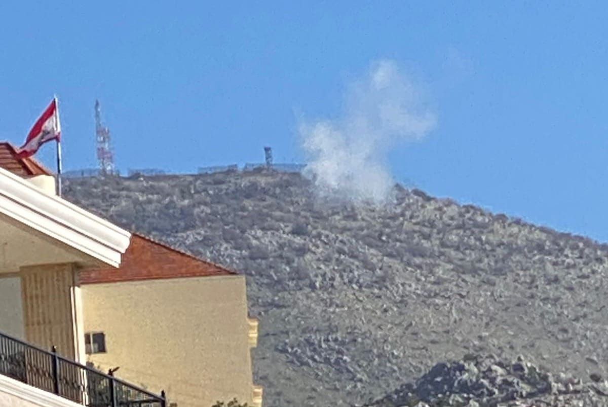 قوات الاحتلال في موقع رويسات العلم تستهدف أطراف بلدة كفرشوبا…