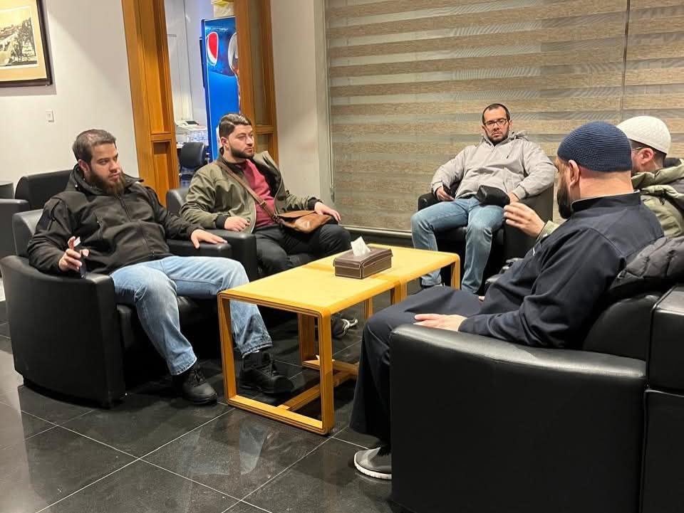 باستضافة من لبنان دعوة، وصل القارئ أدهم نابلسي إلى صالون…