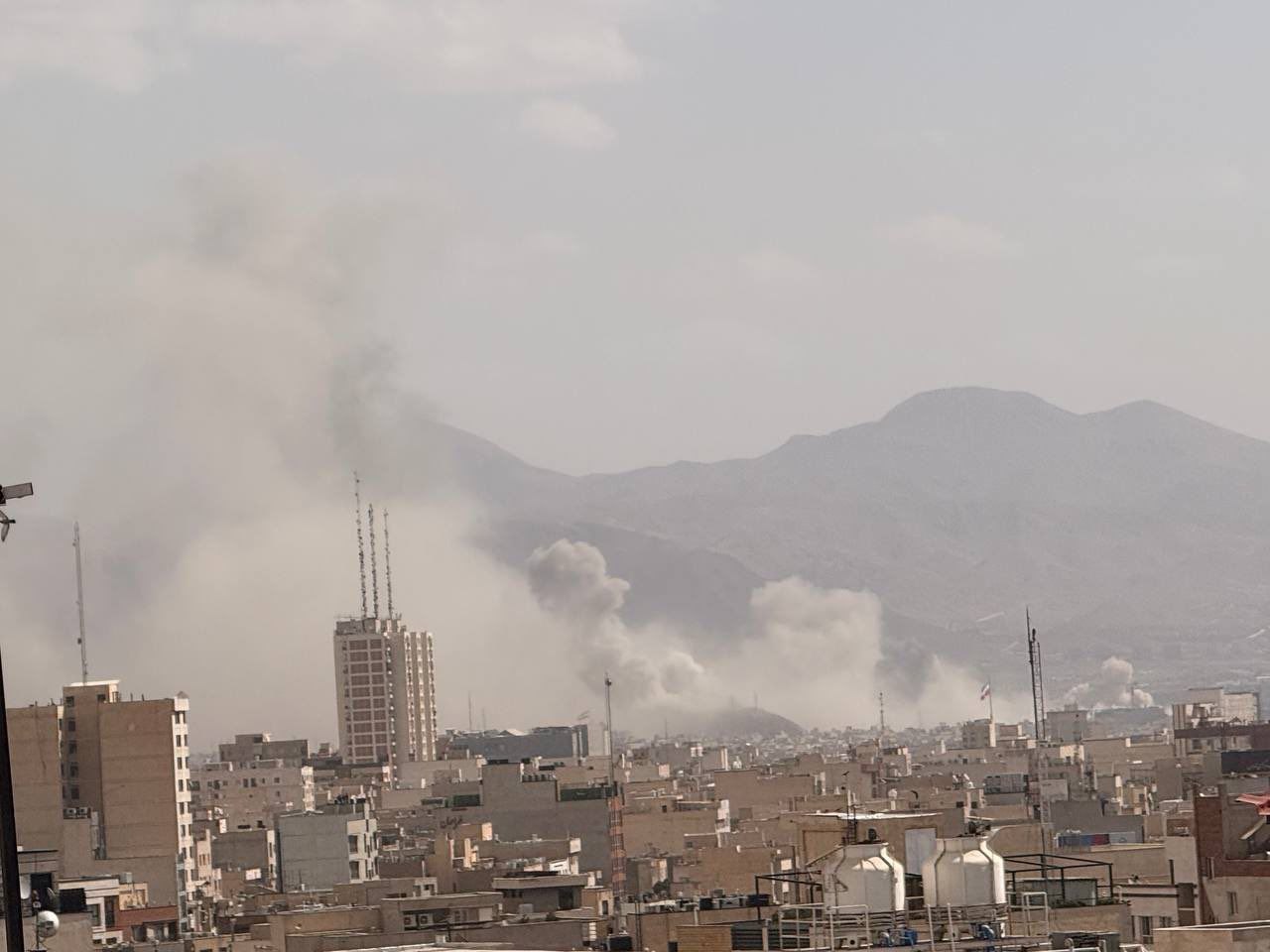 مشاهد من القصف التي استهدف إيران