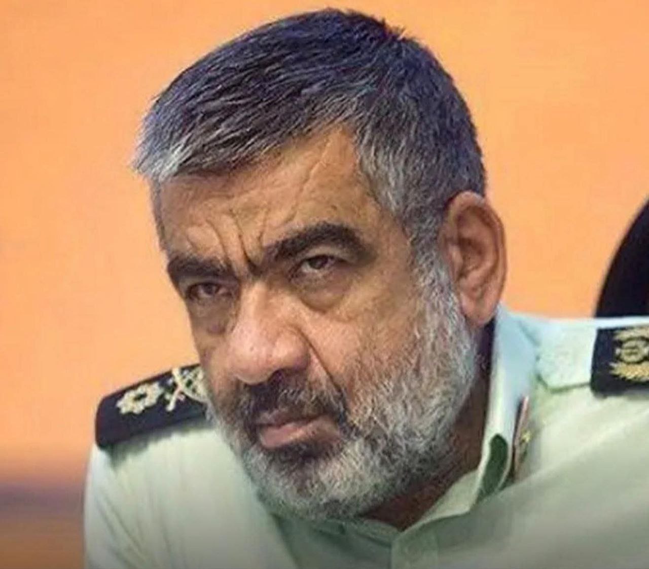 وكالة تسنيم الإيرانية: اغتيال رئيس مركز استخبارات الشرطة الإيرانية العميد…