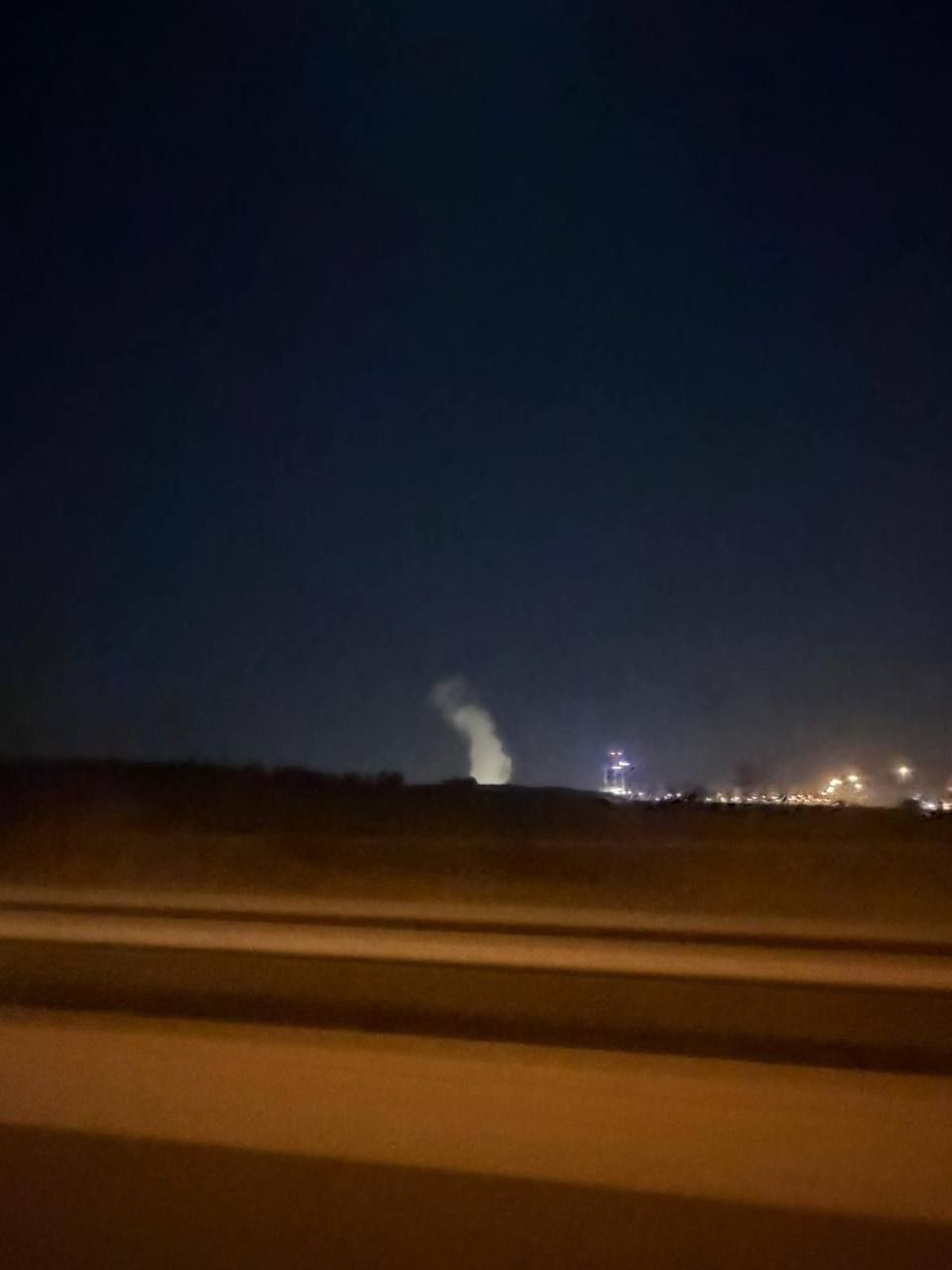 تصاعد أعمدة الدخان من مستوطنات الاحتلال وسط فلسطين المحتلة؛ جراء…