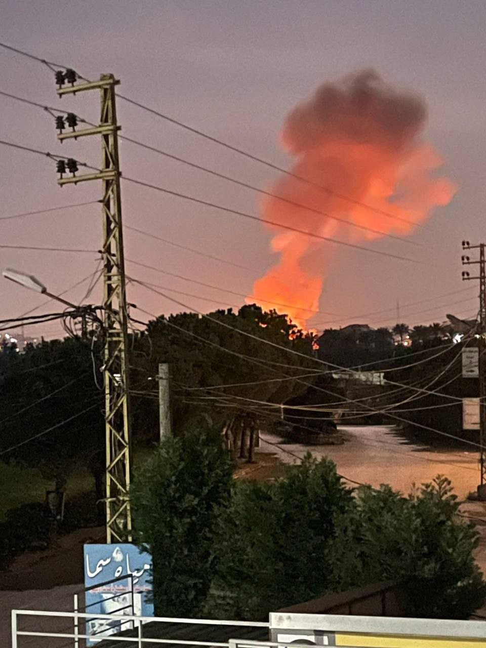طيران الاحتلال يقصف محيط بلدة البابلية جنوب لبنان.