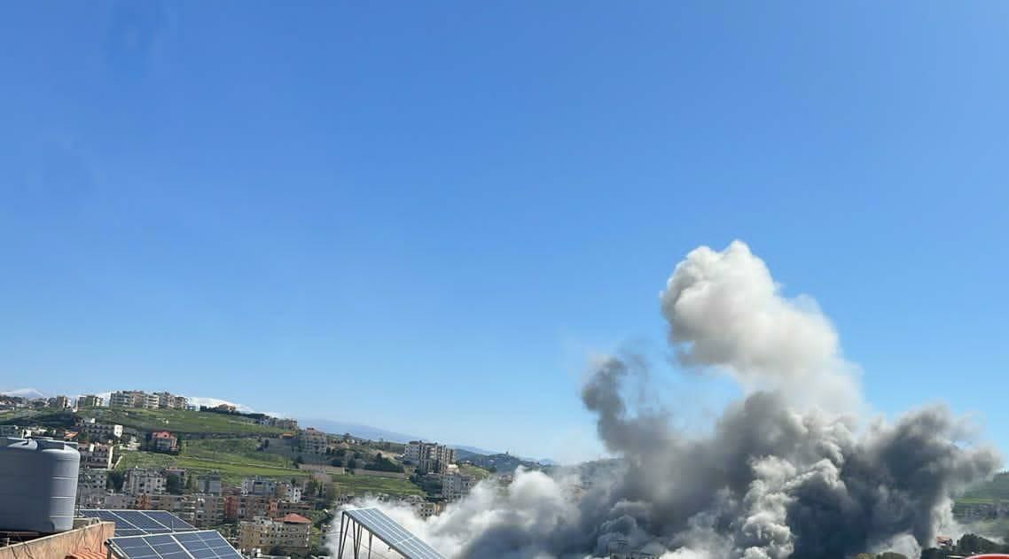 عاجل || طيران الاحتلال يستهدف بلدتي تول والكفور جنوب لبنان.