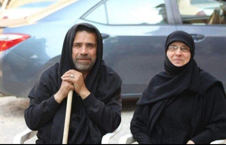 استشهاد مختار بلدة الكفور وزوجته باستهداف الاحتلال منزلهما فجر اليوم…