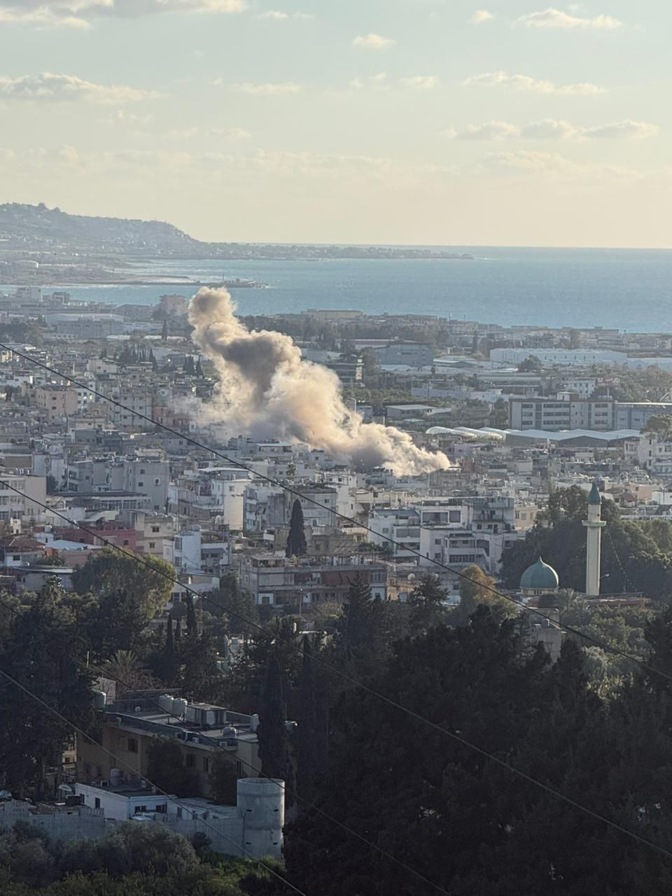 مشاهد من استهداف مخيم عين الحلوة