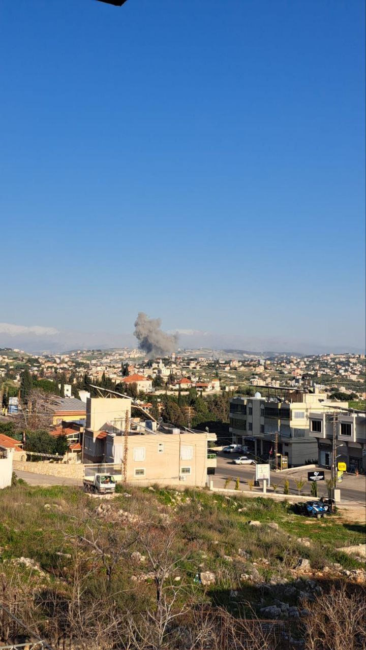 عاجل || طيران الاحتلال يشن غارات على بلدتي تول ودير…