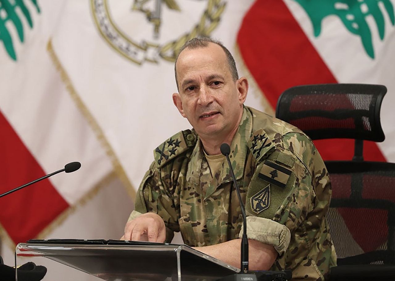 قائد الجيش اللبناني، رودولف هيكل: 

– عازمون على بسط سلطة…