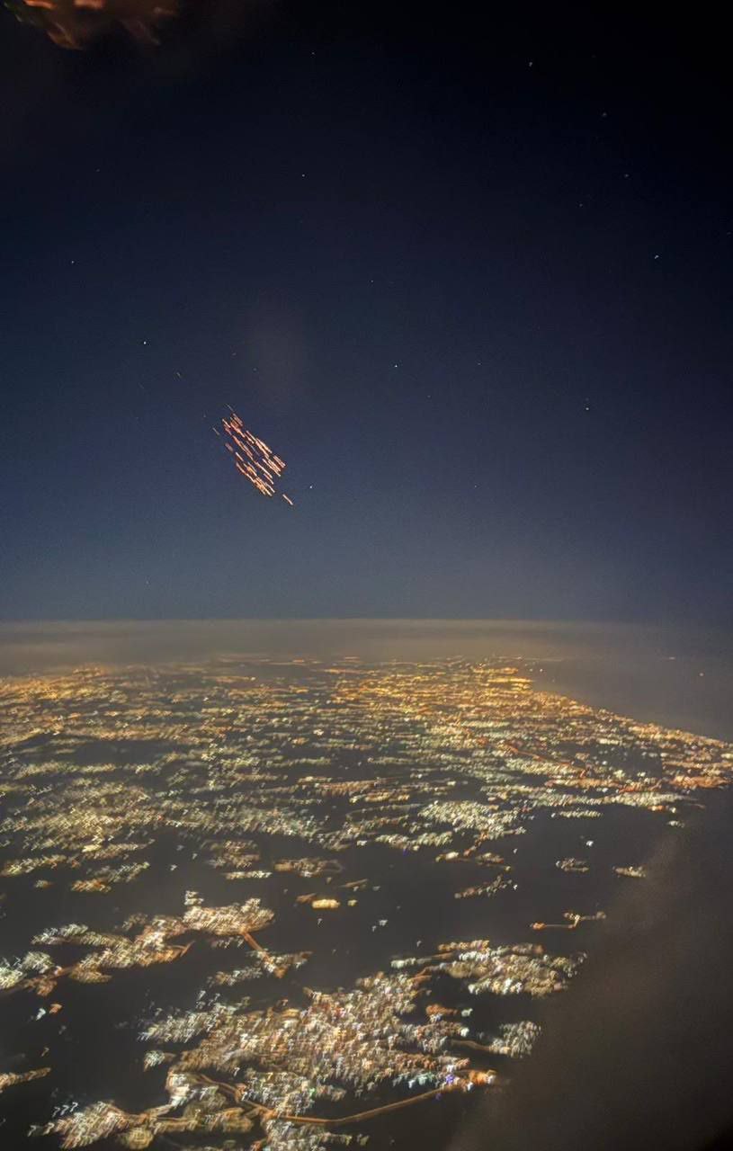 🚨 صاروخ باليستي إيراني برأس حربي انشطاري، كما تم تصويره…