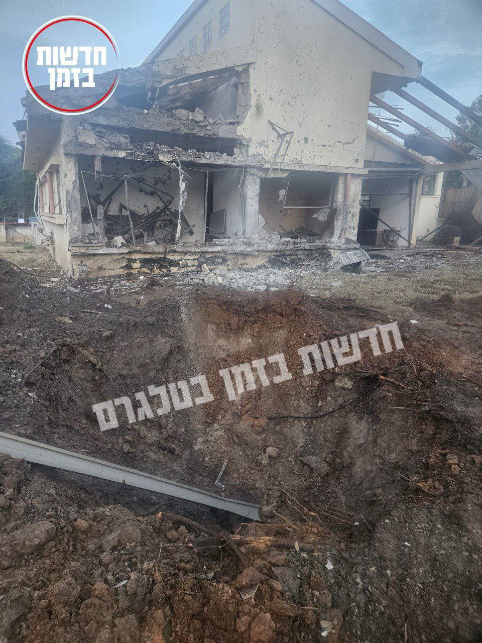 آثار التفجير والقصف بصواريخ حزب الله في موقع للاحتلال في…