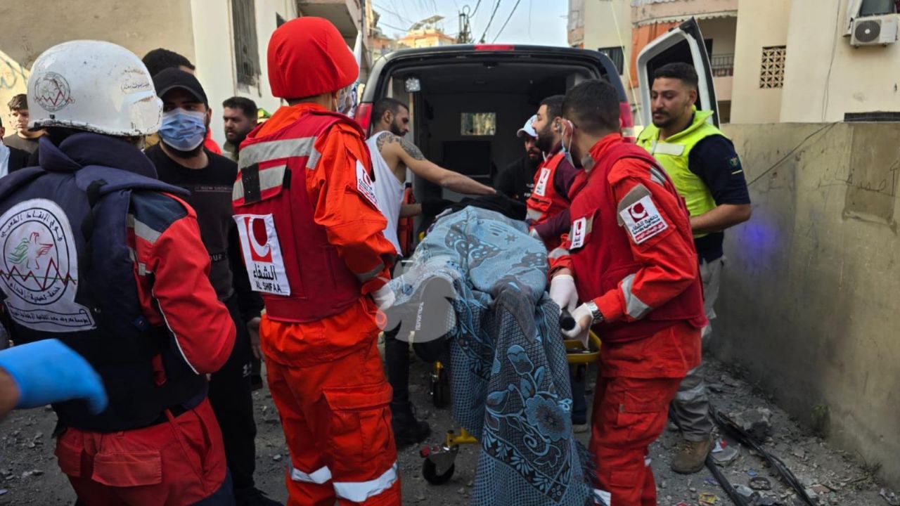 ‏”الوكالة الوطنية”: إصابات في الغارة التي استهدفت طبقة من مبنى…