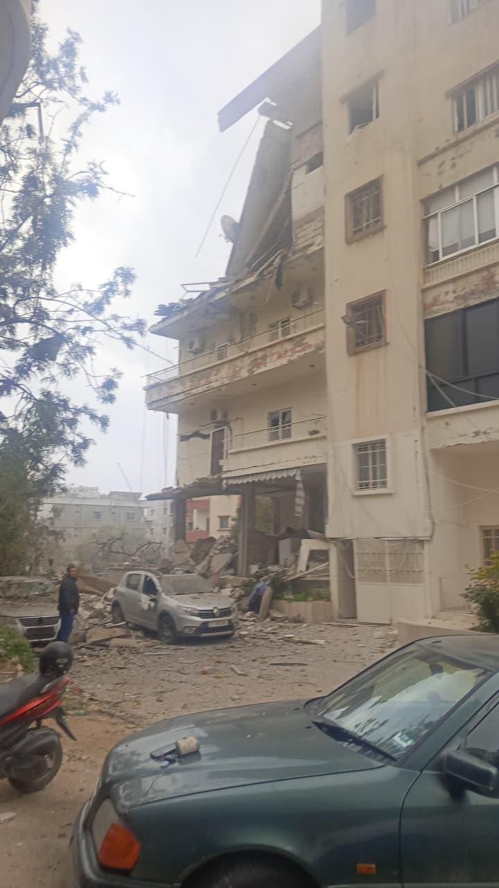 غارة تستهدف شقة سكنية في بلدة الغازية قضاء مدينة صيدا…