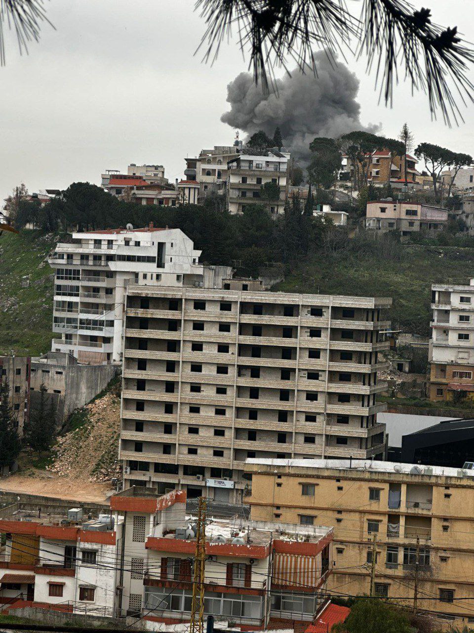 عاجل || طيران الاحتلال يشن غارة على حي الراهبات في…