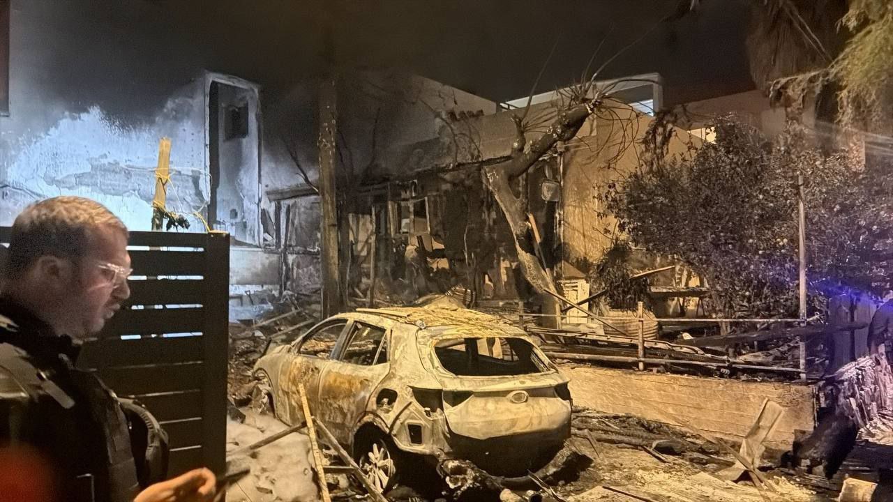 🔴 صورة توثق دمارا كبيرا في “نهاريا”، شمالي فلسطين المحتلة؛…