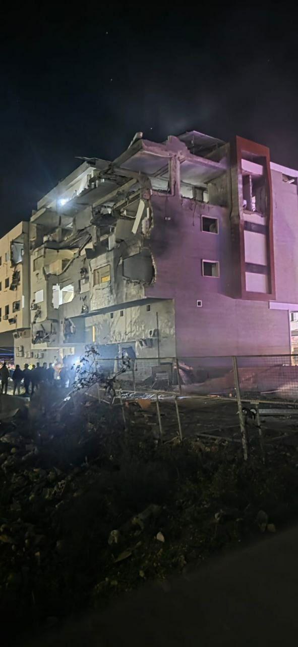 🚨 شهيدان وجريح بقصف طيران الاحتلال لمبنى على مفترق معركة،…