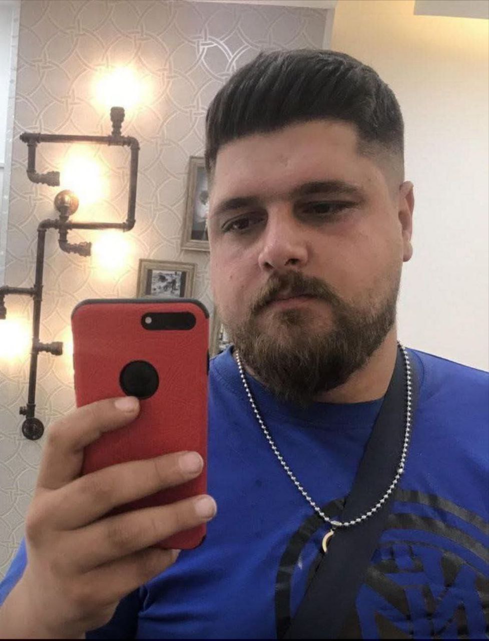 أُصيب الشاب إبراهيم الحاج، ابن مخيم برج البراجنة، جراء الغارة…