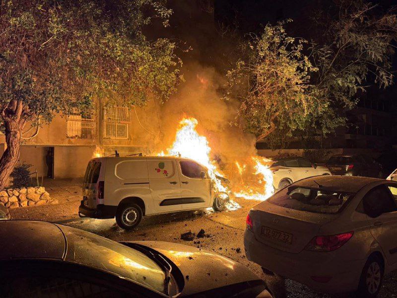 🚨 دمار كبير في أعقاب سقوط الصواريخ الإيرانية داخل “تل…