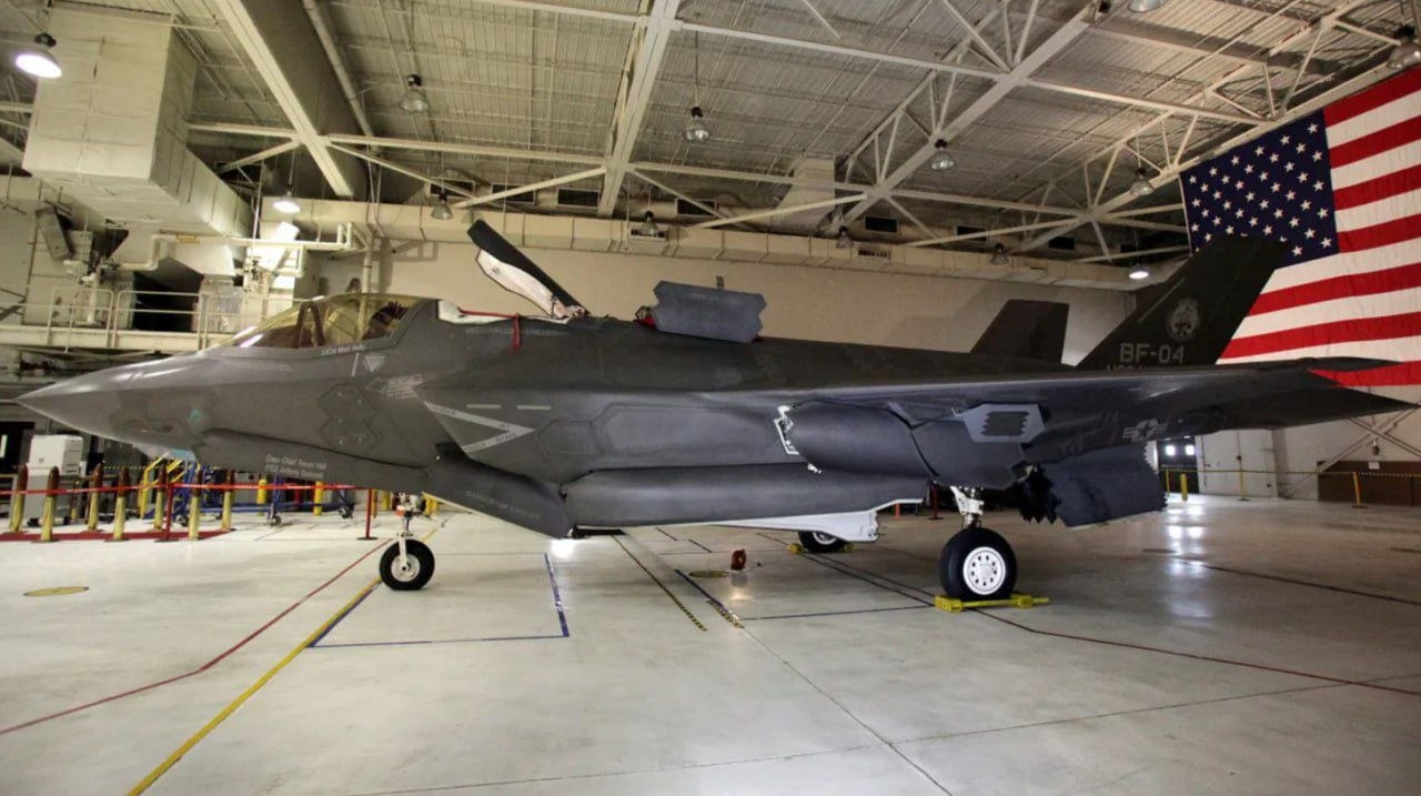 وسائل إعلام أمريكية تؤكد: إصابة طائرة F-35 أمريكية بصاروخ إيراني،…