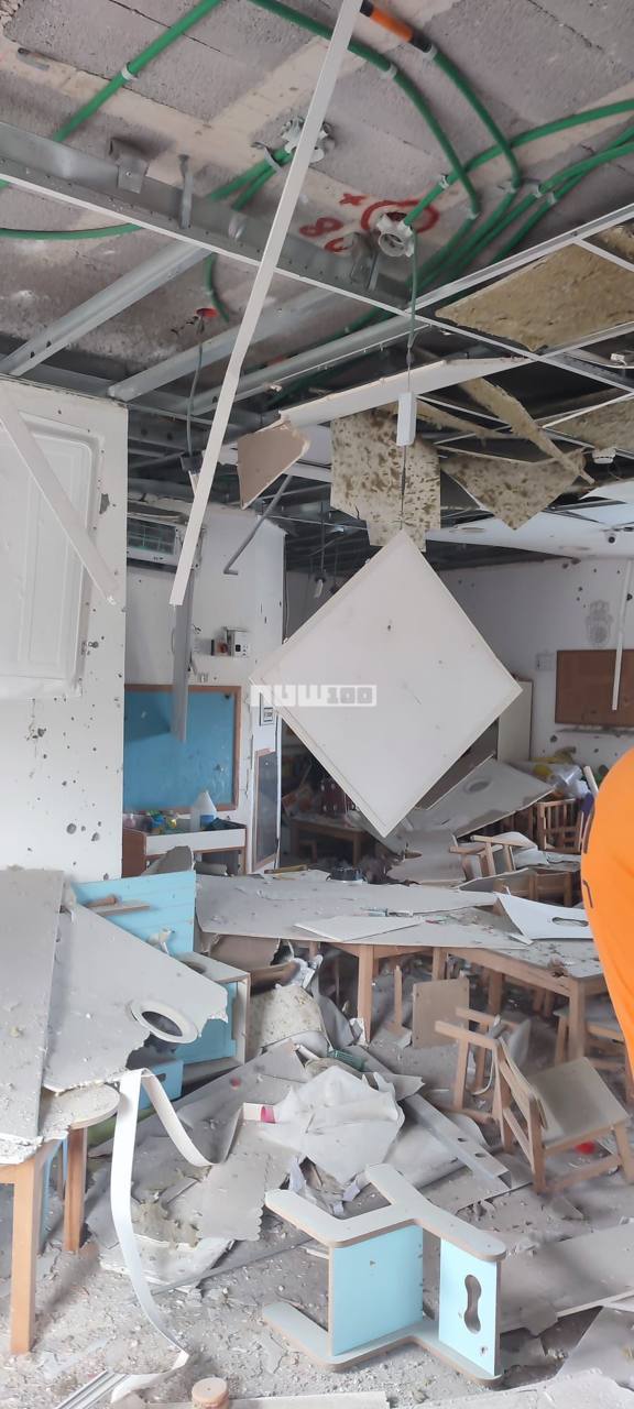 مشاهد توثق الدمار الهائل في إحدى المباني المتضررة بصاروخ إنشطاري…