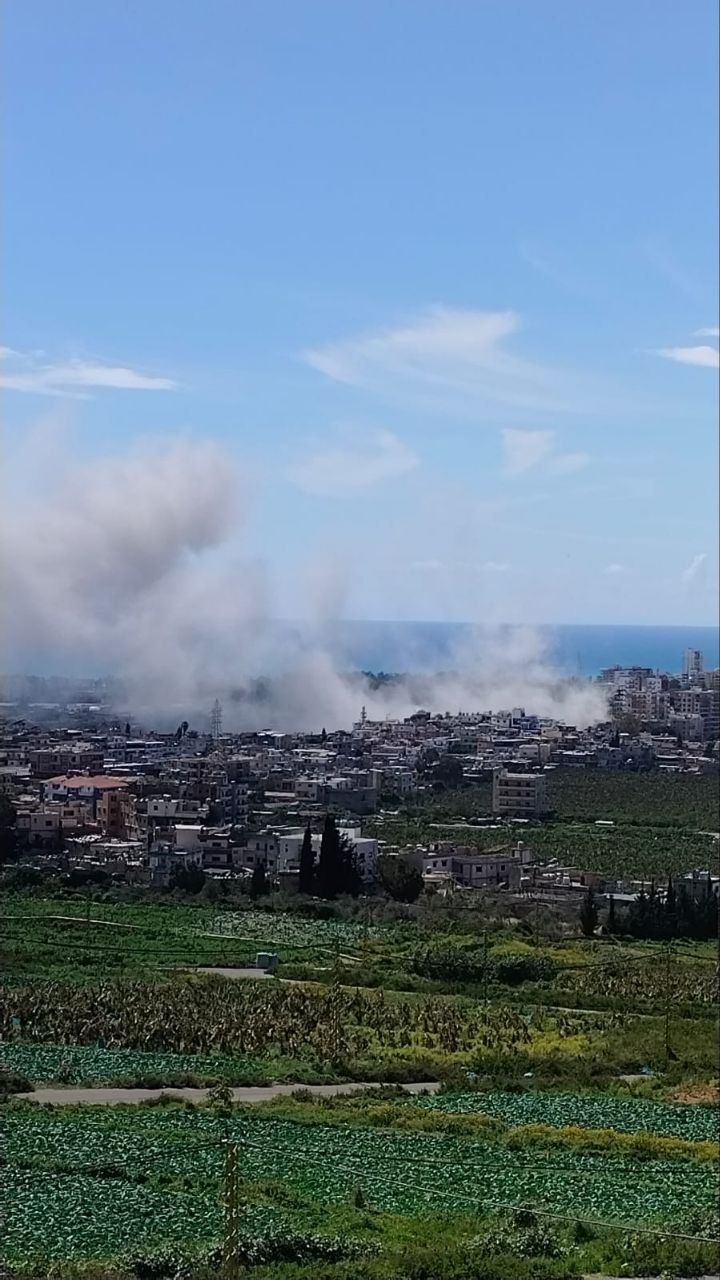 عاجل || طيران الاحتلال يقصف المبنى المهدد في منطقة المساكن…