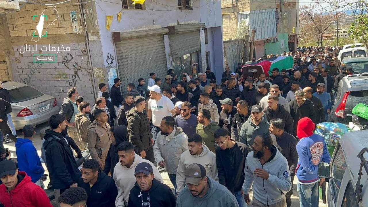 تشييع الشهيد ربيع حليحل في مخيم البرج الشمالي للاجئين الفلسطينيين،…