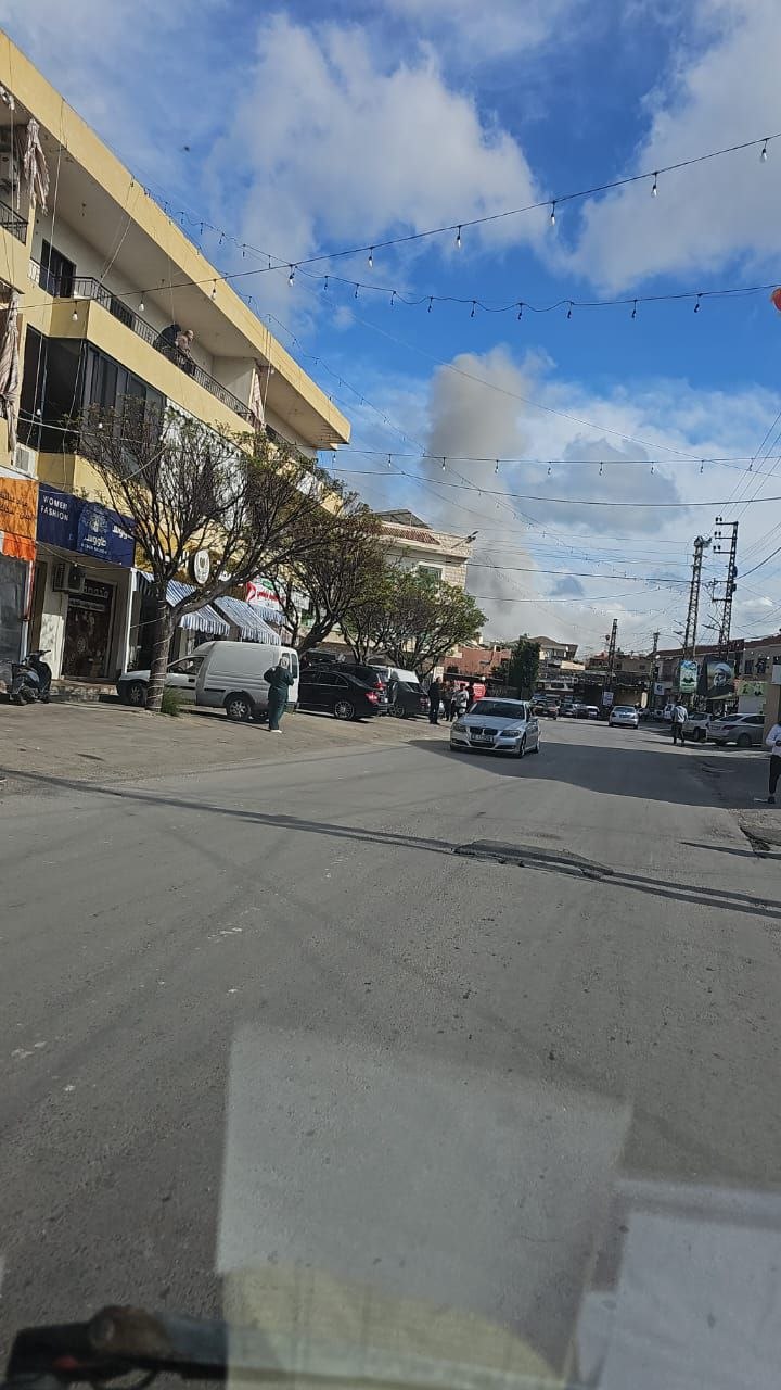 غارة صهيونية تستهدف منزلاً في بلدة البيسارية قضاء مدينة صيدا…