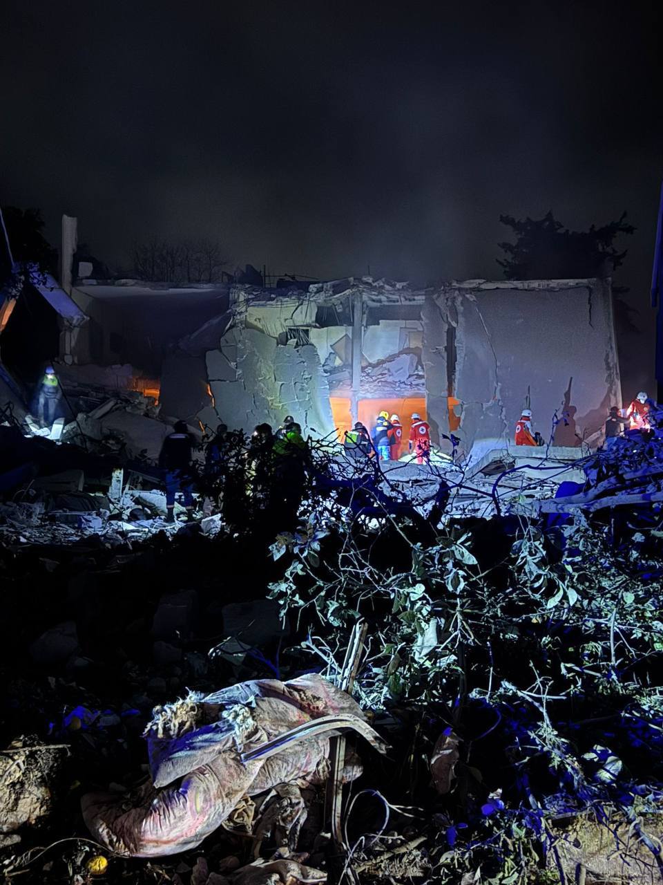 غارة إسرائيلية تستهدف دوار الأرزة في حي المسلخ بمدينة النبطية