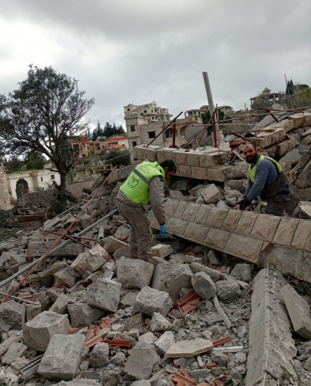 3 شهداء في غارة صهيونية على محلة صف الهوا في…