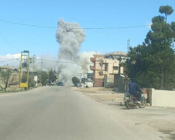 عاجل || طيران الاحتلال يستهدف منزلاً في بلدة البزالية بالبقاع…